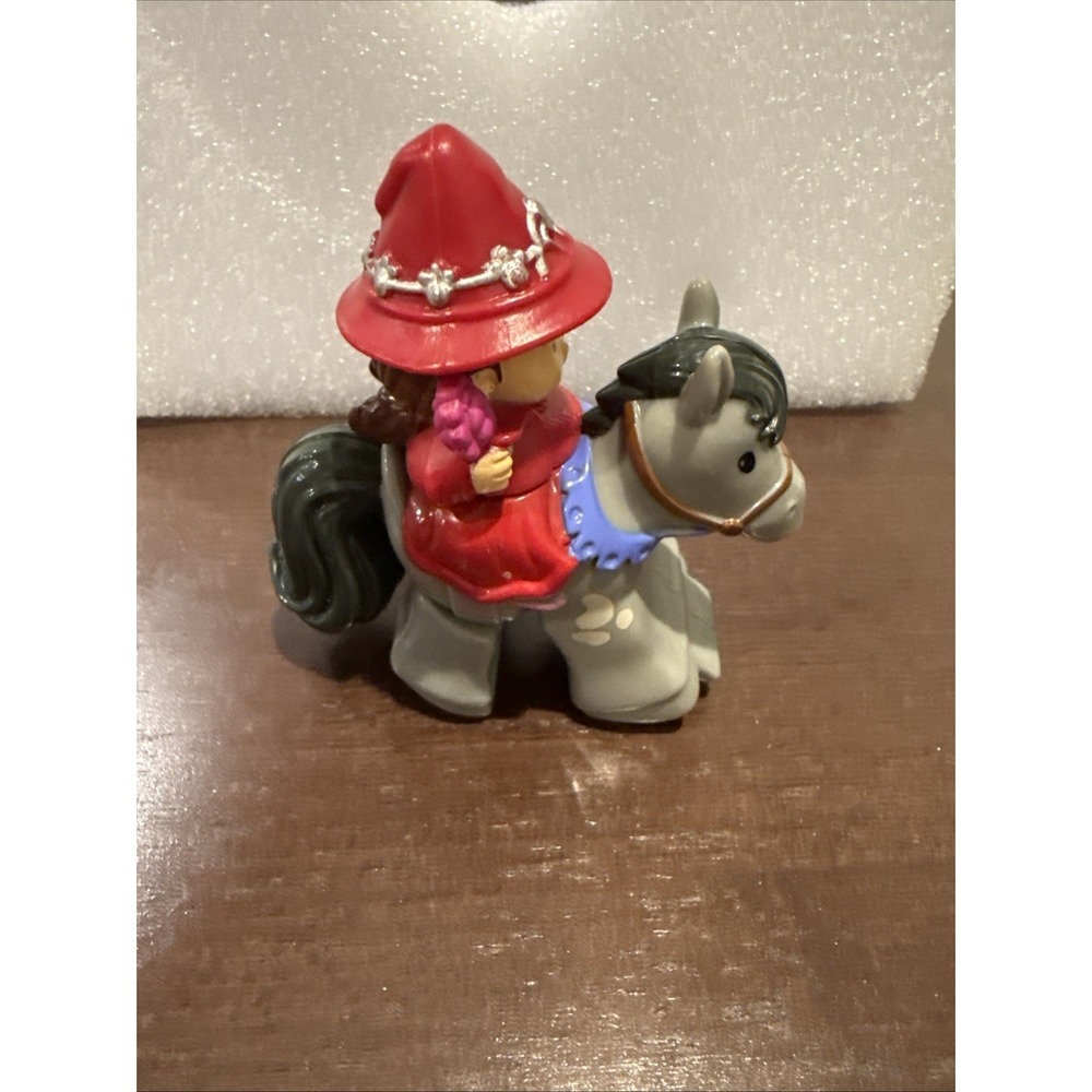 FIsher Price Little People Evie Klip Klop Horse Mike the Knight Series Red Hat - Picture 6 of 8